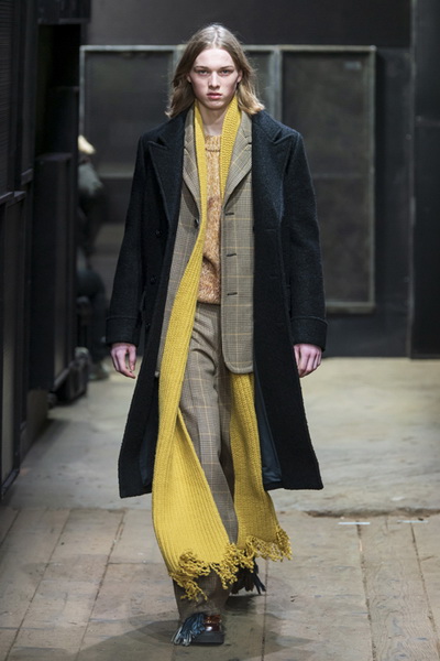 Marni Menswear осень-зима 2019 (82827-Marni-Menswear-SS-2019-22.jpg)