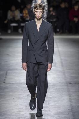 Dries van Noten Menswear осень-зима 2019 (82892-Dries-Van-Noten-SS-2019-01.jpg)