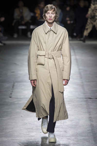 Dries van Noten Menswear осень-зима 2019 (82892-Dries-Van-Noten-SS-2019-19.jpg)