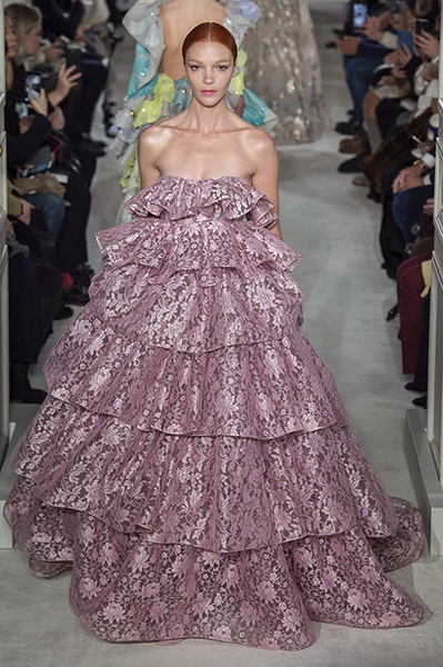 VALENTINO Haute Couture весна-лето 2019 (82957-Valentino-Haute-Couture-2019-13.jpg)