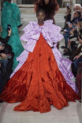 VALENTINO Haute Couture весна-лето 2019 (82957-Valentino-Haute-Couture-2019-19.jpg)