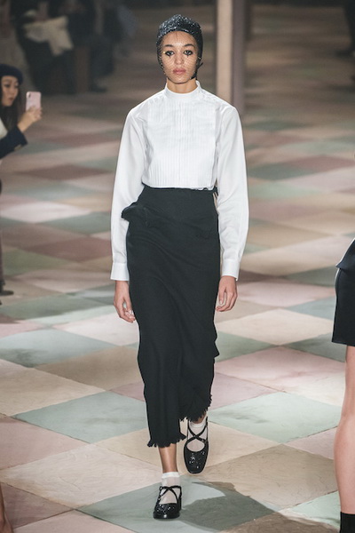 Christian Dior Couture весна-лето 2019 (82989-Dior-Couture-2019-02.jpg)