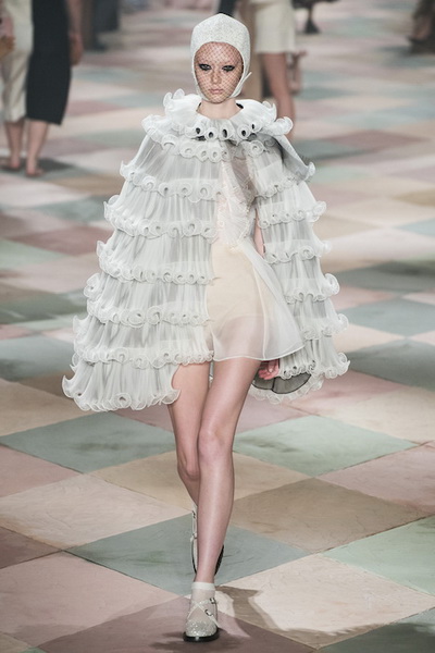 Christian Dior Couture весна-лето 2019 (82989-Dior-Couture-2019-13.jpg)