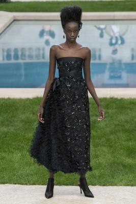 Chanel Couture весна-лето 2019 (83011-Chanel-Haute-Couture-2019-19.jpg)