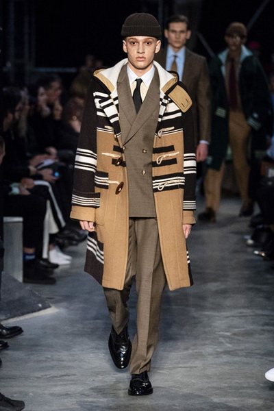 Burberry осень-зима 2019 (83196-Burberry-AW-2019-19.jpg)