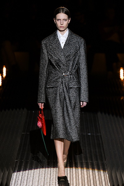 Prada осень-зима 2019 (83299-Prada-AW-2019-06.jpg)