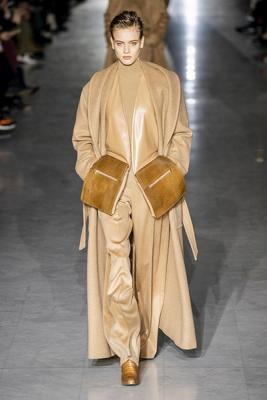 Max Mara осень-зима 2019 (83316-Max-Mara-AW-2019-07.jpg)