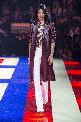 Tommy Hilfiger весна-лето 2019 (83390-Tommy-Hilfiger-AW-2019-05.jpg)