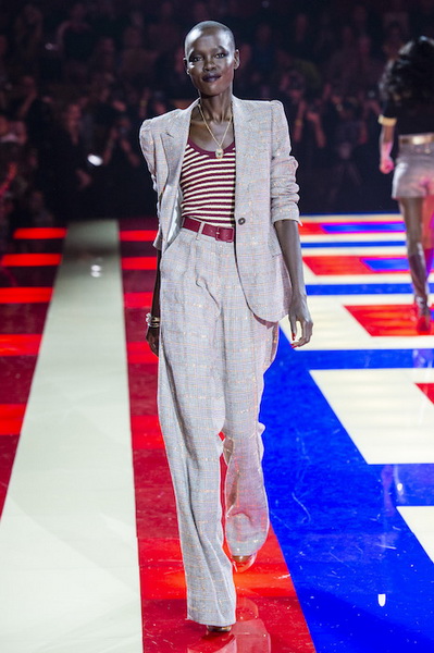 Tommy Hilfiger весна-лето 2019 (83390-Tommy-Hilfiger-AW-2019-06.jpg)