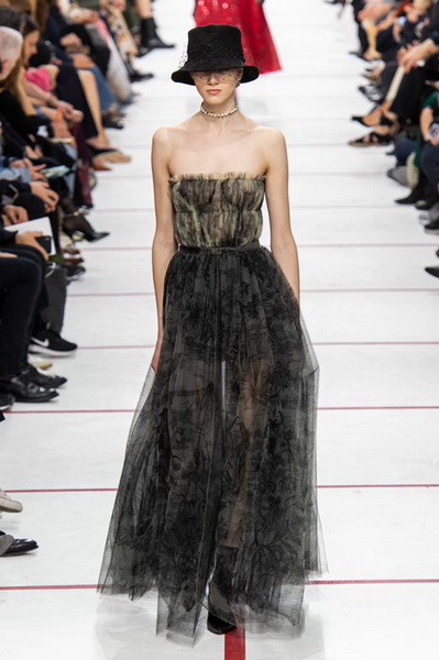 Dior осень-зима 2019 (83601-Dior-AW-2019-06.jpg)