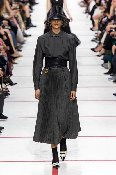 Dior осень-зима 2019 (83601-Dior-AW-2019-08.jpg)