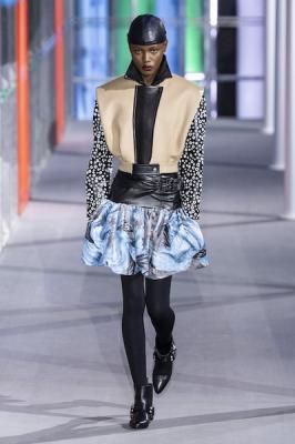 Louis Vuitton осень-зима 2019 (83626-Louis-Vuitton-AW-2019-04.jpg)