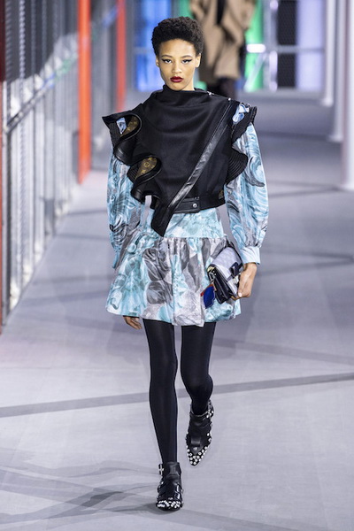 Louis Vuitton осень-зима 2019 (83626-Louis-Vuitton-AW-2019-06.jpg)