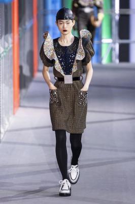 Louis Vuitton осень-зима 2019 (83626-Louis-Vuitton-AW-2019-08.jpg)