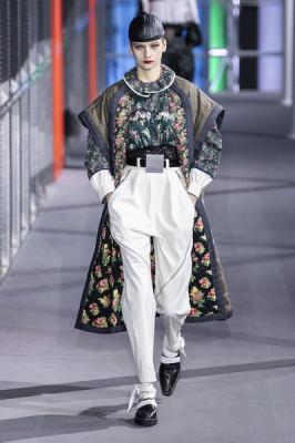 Louis Vuitton осень-зима 2019 (83626-Louis-Vuitton-AW-2019-12.jpg)