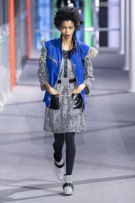 Louis Vuitton осень-зима 2019 (83626-Louis-Vuitton-AW-2019-b.jpg)