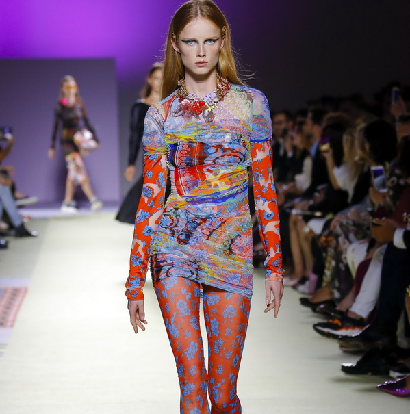 Versace весна-лето 2019 (84001-Versace-SS-2019-s.jpg)