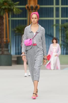 Chanel Cruise 2019/20  (84164-Chanel-Cruise-2019-14.jpg)