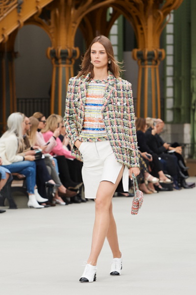 Chanel Cruise 2019/20  (84164-Chanel-Cruise-2019-15.jpg)