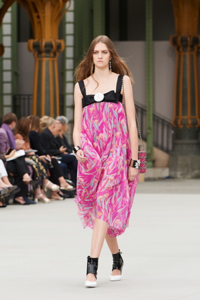 Chanel Cruise 2019/20  (84164-Chanel-Cruise-2019-20.jpg)