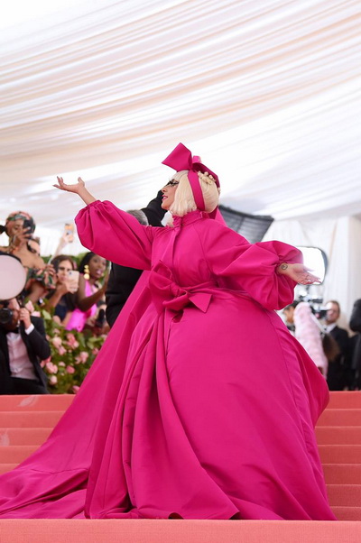 Met Gala 2019 (84205-Met-Gala-2019-02.jpg)