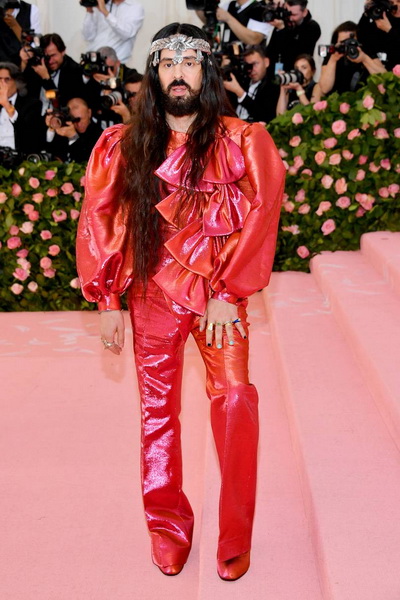 Met Gala 2019 (84205-Met-Gala-2019-07.jpg)