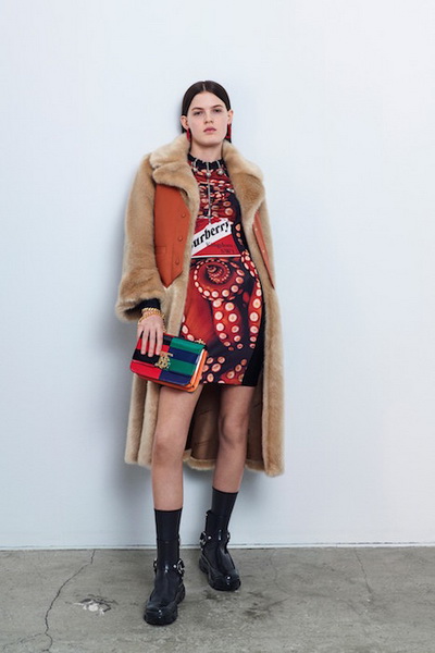 Burberry Resort 2020 (84340-Burberry-Resort-2020-14.jpg)