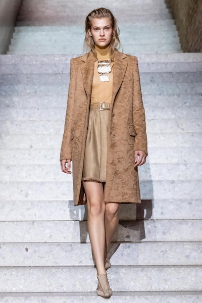 Max Mara Resort 2020 (84502-Max-Mara-Resort-2020-08.jpg)