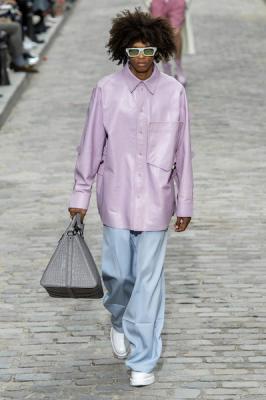 Louis Vuitton Menswear весна-лето 2020 (84669-Louis-Vuitton-Menswear-SS-2020-04.jpg)