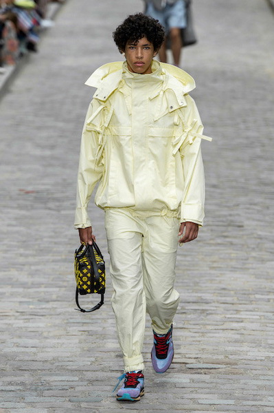 Louis Vuitton Menswear весна-лето 2020 (84669-Louis-Vuitton-Menswear-SS-2020-05.jpg)
