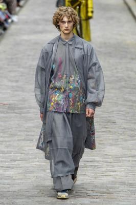 Louis Vuitton Menswear весна-лето 2020 (84669-Louis-Vuitton-Menswear-SS-2020-11.jpg)