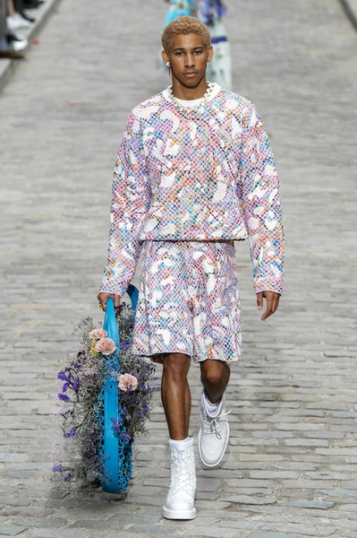 Louis Vuitton Menswear весна-лето 2020 (84669-Louis-Vuitton-Menswear-SS-2020-12.jpg)