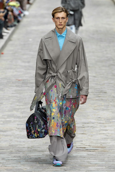 Louis Vuitton Menswear весна-лето 2020 (84669-Louis-Vuitton-Menswear-SS-2020-17.jpg)