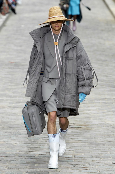 Louis Vuitton Menswear весна-лето 2020 (84669-Louis-Vuitton-Menswear-SS-2020-18.jpg)