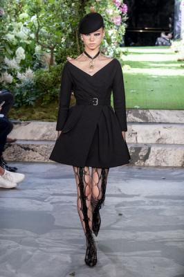 Christian Dior Couture осень-зима 2019 (85096-Christian-Dior-Couture-FW-2019-10.jpg)