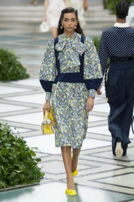 Tory Burch весна-лето 2020 (85694-Tory-Burch-SS-2020-11.jpg)