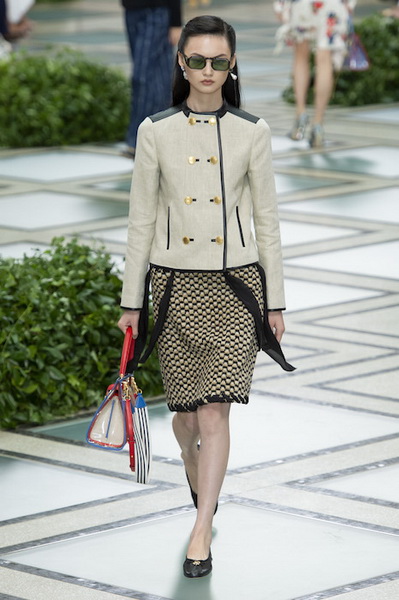 Tory Burch весна-лето 2020 (85694-Tory-Burch-SS-2020-16.jpg)