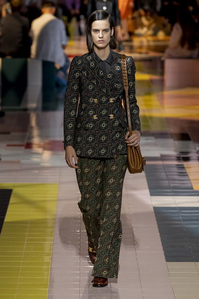 Prada весна-лето 2020 (85912-Prada-SS-2020-10.jpg)