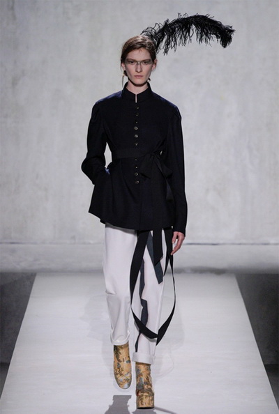 Dries Van Noten весна-лето 2020 (86045-Dries-Van-Noten-SS-2020-01.jpg)