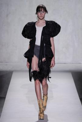 Dries Van Noten весна-лето 2020 (86045-Dries-Van-Noten-SS-2020-02.jpg)