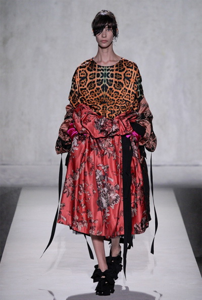 Dries Van Noten весна-лето 2020 (86045-Dries-Van-Noten-SS-2020-03.jpg)