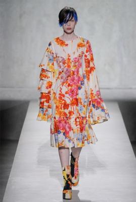 Dries Van Noten весна-лето 2020 (86045-Dries-Van-Noten-SS-2020-13.jpg)