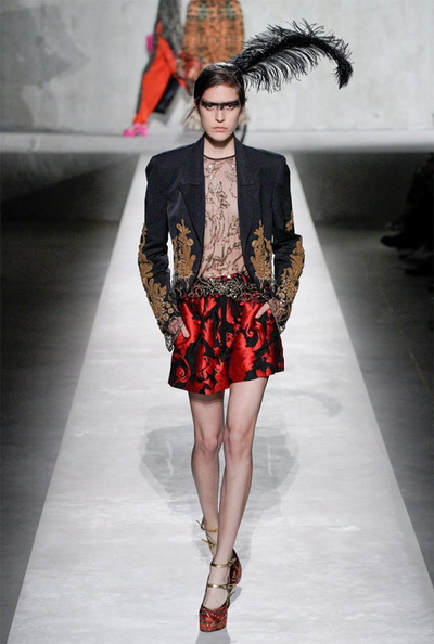 Dries Van Noten весна-лето 2020 (86045-Dries-Van-Noten-SS-2020-20.jpg)