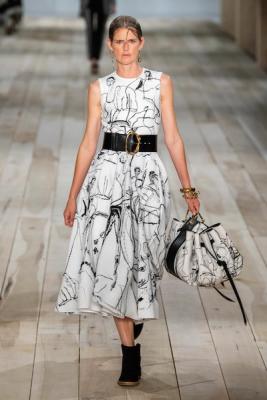 Alexander McQueen весна-лето 2020 (86117-Alexander-McQueen-SS-2020-07.jpg)