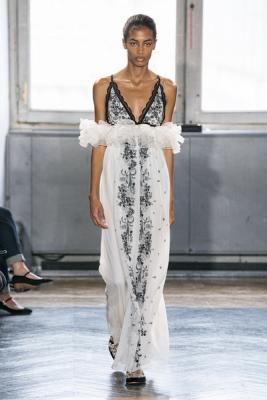 Giambattista Valli весна-лето 2020 (86196-Giambattista-Valli-SS-2020-04.jpg)