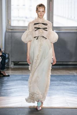 Giambattista Valli весна-лето 2020 (86196-Giambattista-Valli-SS-2020-16.jpg)