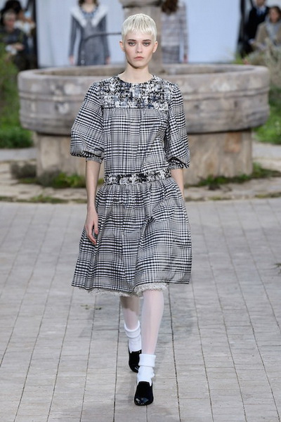 Chanel Haute Сouture весна-лето 2020 (86655-Chanel-Couture-SS-2020-03.jpg)