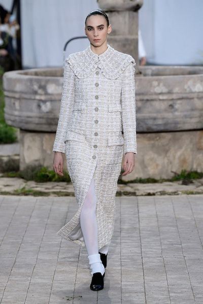 Chanel Haute Сouture весна-лето 2020 (86655-Chanel-Couture-SS-2020-07.jpg)