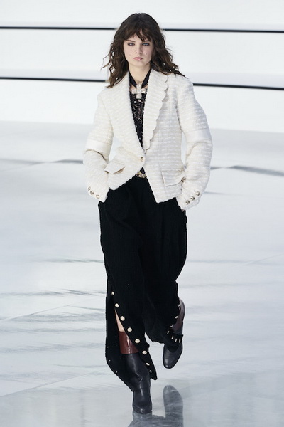 Chanel осень-зима 2020 (87311-Chanel-AW-2020-04.jpg)