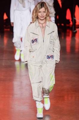 Tommy Hilfiger весна-лето 2020 (87333-Tommy-Hilfiger-SS-2020-05.jpg)